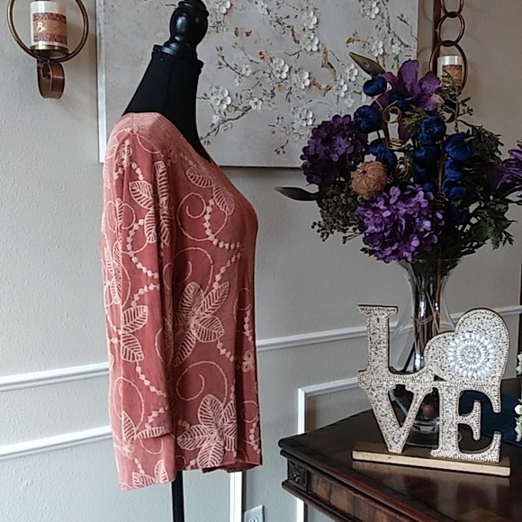 Picadilly Fashion Floral Embroidered Asymmetric Top. Size SP - Picture 8 of 16